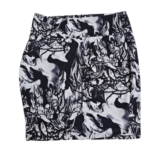torrid Dresses & Skirts - 5/25 ❤️ Torrid Plus Size Black and White Pencil Skirt